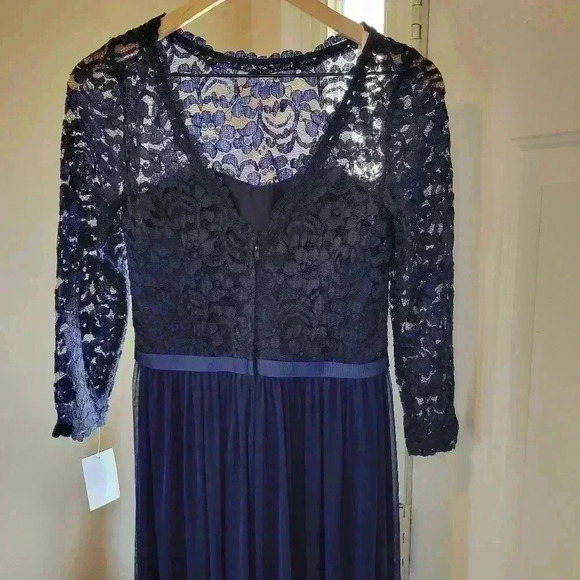 NWT David's Bridal Long Lace Mesh Mother Of The Bride Dress, Size 4 - Picture 8 of 10